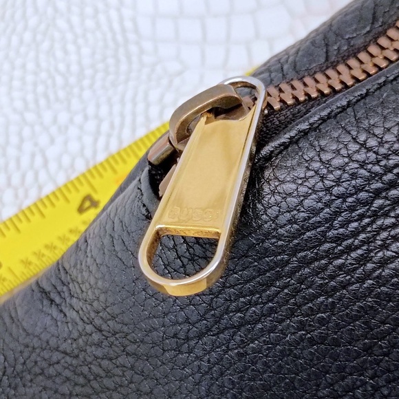 EXTREMELY RARE XXL Gucci Black Gucci Printed Bum Bag Crossbody Italian Calfskin. - Picture 12 of 16